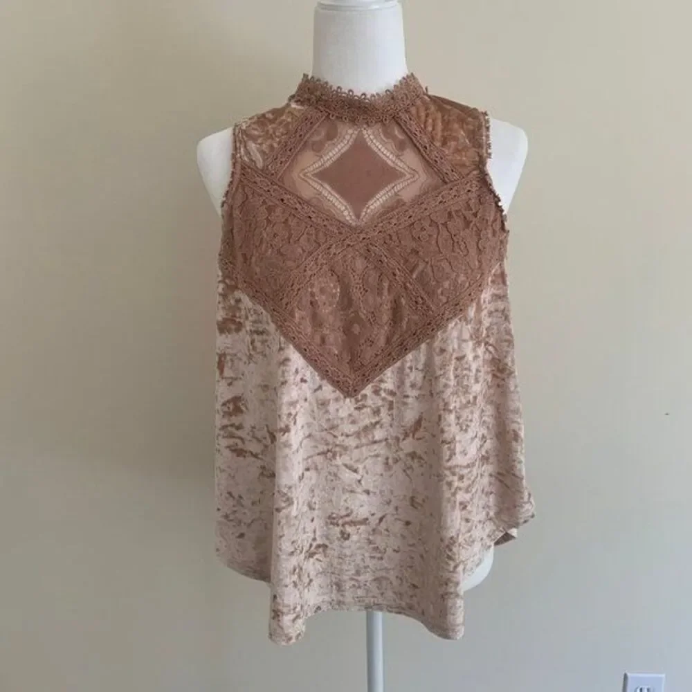NWT Taylor & Sage Velour Lace Sleeveless Blouse S